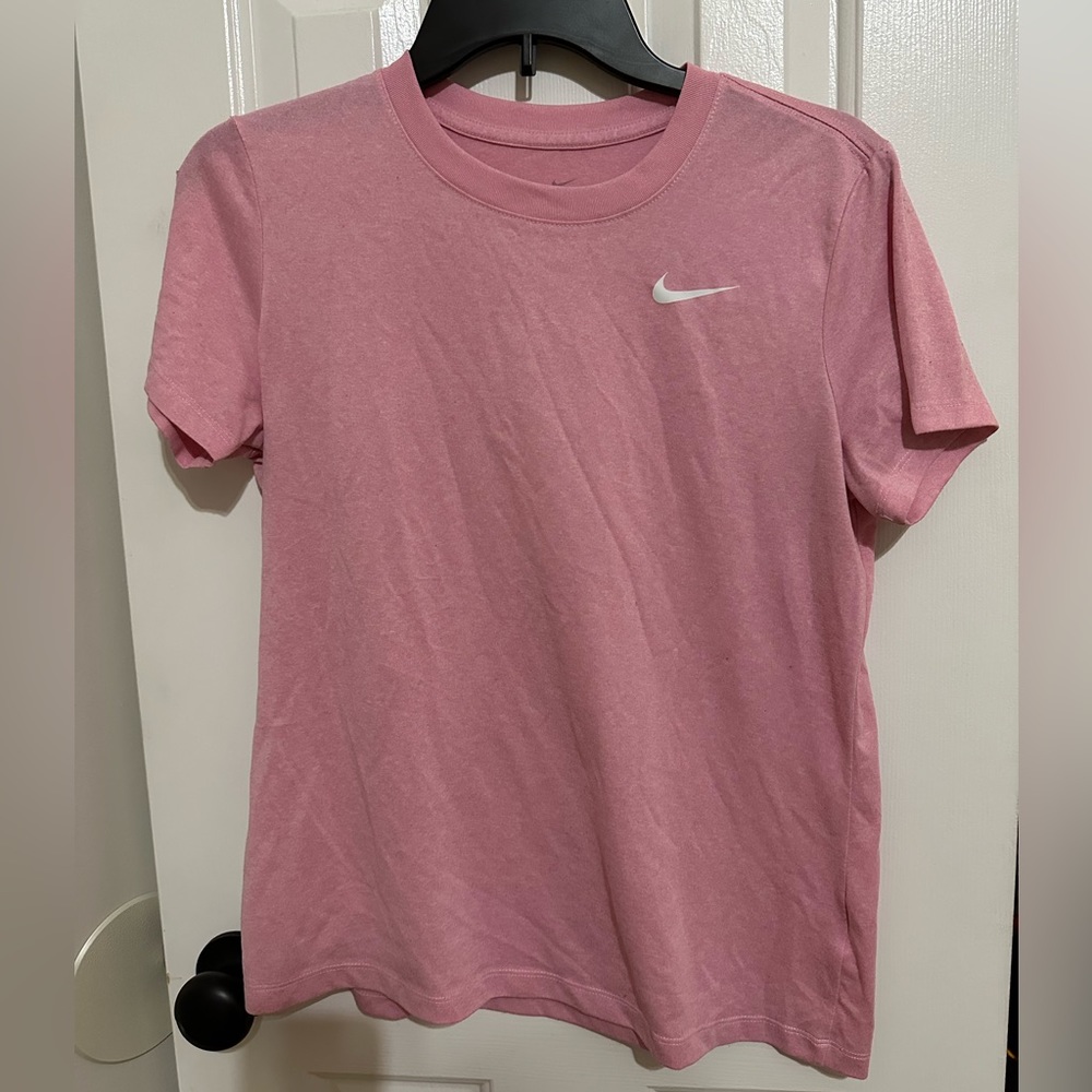 Women’s Nike shirt